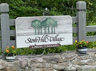 98 Heatherwood Dr #98, Brookfield, CT 06804