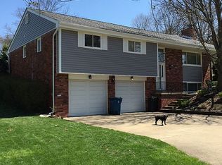 3 Chambord Dr, Pittsburgh, PA 15209