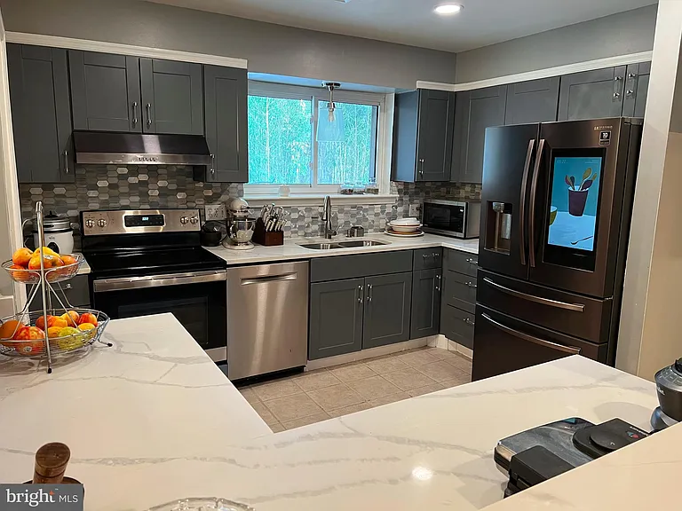 6305 Tone Dr — Photo 3