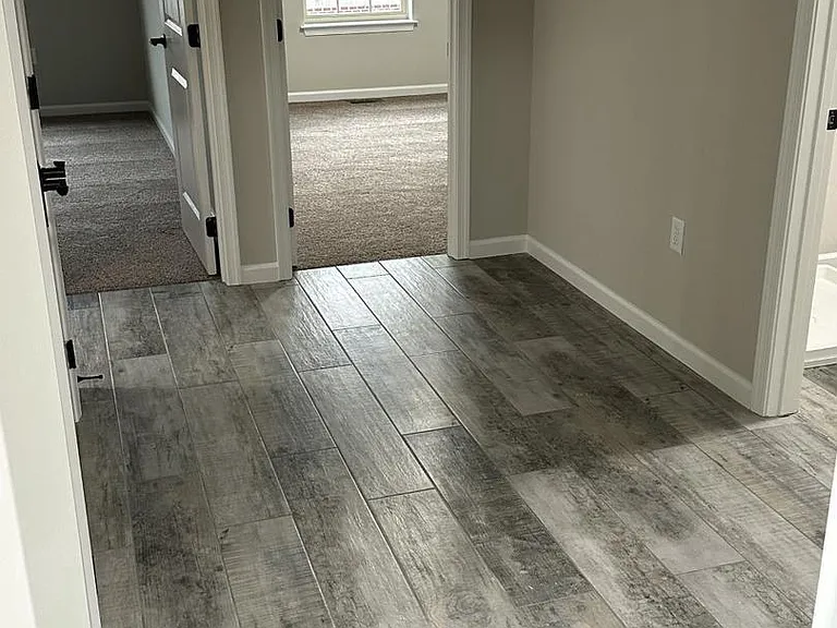 127 Delano Dr — Photo 7