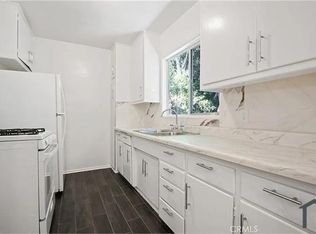 1118 S Fairfax Ave APT 1, Los Angeles, CA 90019