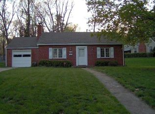 8740 Sleepy Hollow Rd, Kansas City, MO 64114