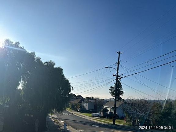 Exterior Neighborhood (street photo)