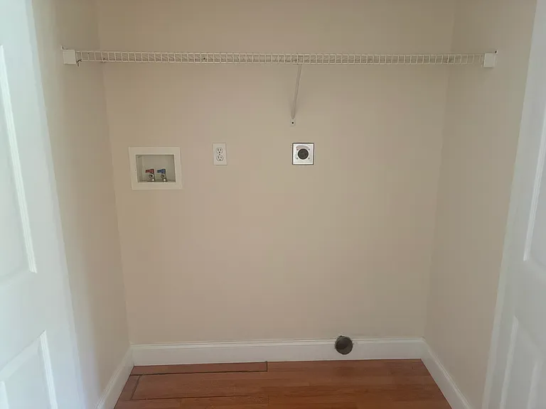 106 Marney Ct — Photo 6