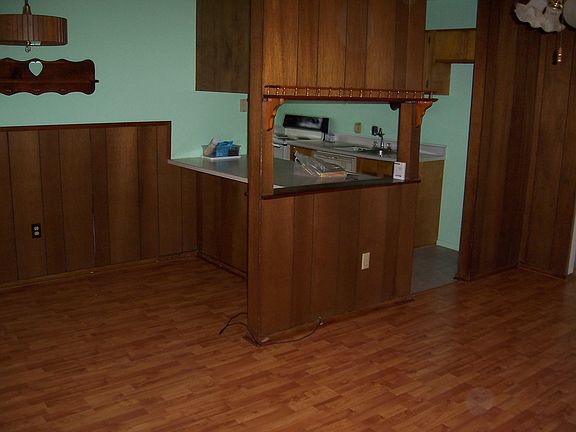 4th image of 548 Bannerwood Dr