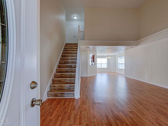 2nd image of 285 Vaness Dr