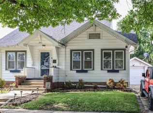 2913 Champaign Ave, Mattoon, IL 61938