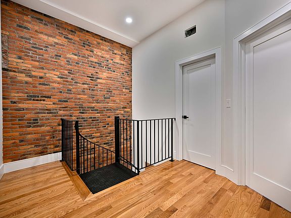 2nd image of 18 Winchester St #3L