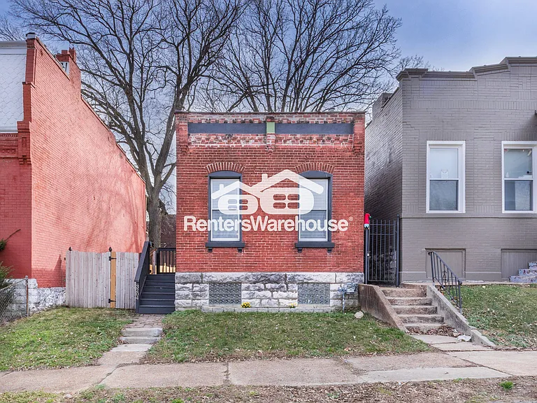 3204 Winnebago St — Photo 1