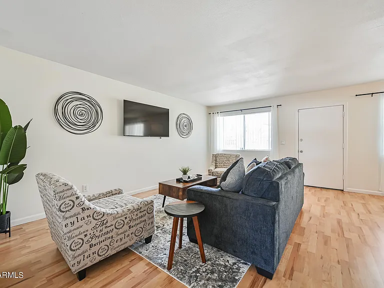 1702 W Tuckey Ln #230 — Photo 9