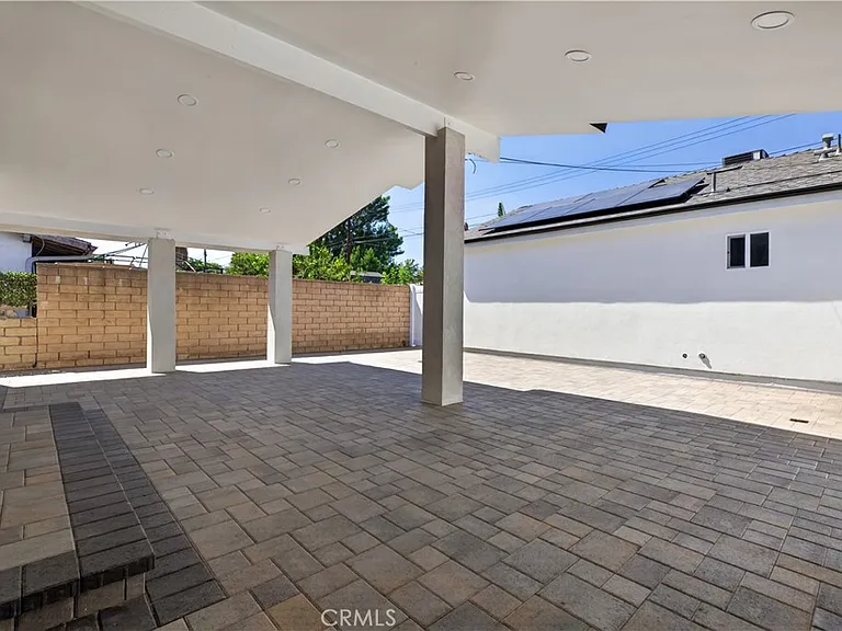 16427 Clymer St — Photo 28