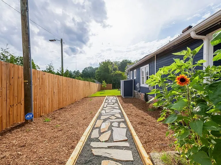 3309 Spector St — Photo 13