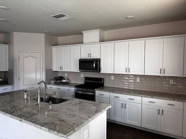 2061 Rosewood Dr #1 — Photo 9