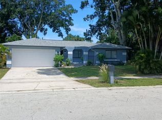 12033 Kay Dr, Seminole, FL 33772