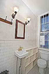 Rented by Barkoff Residential 