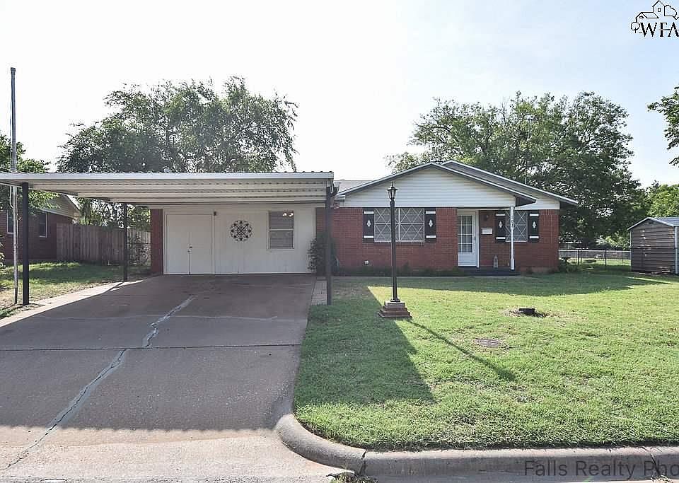 1st image of 103 Wood Cir