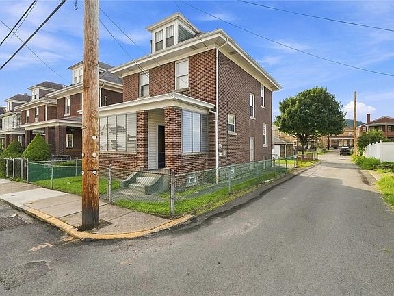 3rd image of 1224 Holmes St