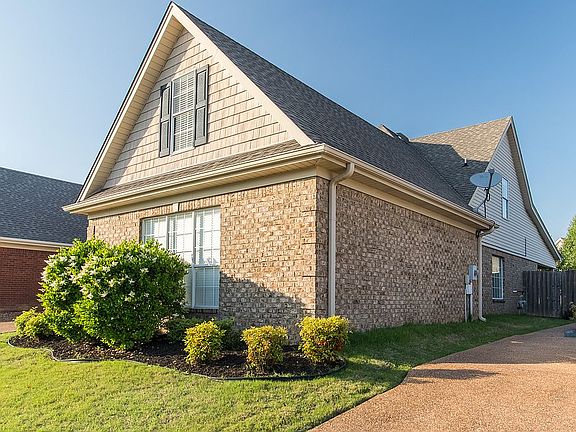 4th image of 2718 Mariah Ln