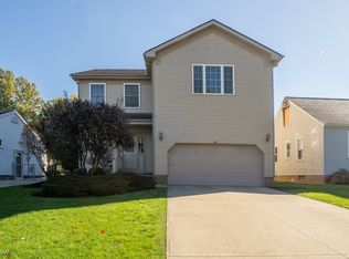 1207 Summit Dr, Mayfield Heights, OH 44124