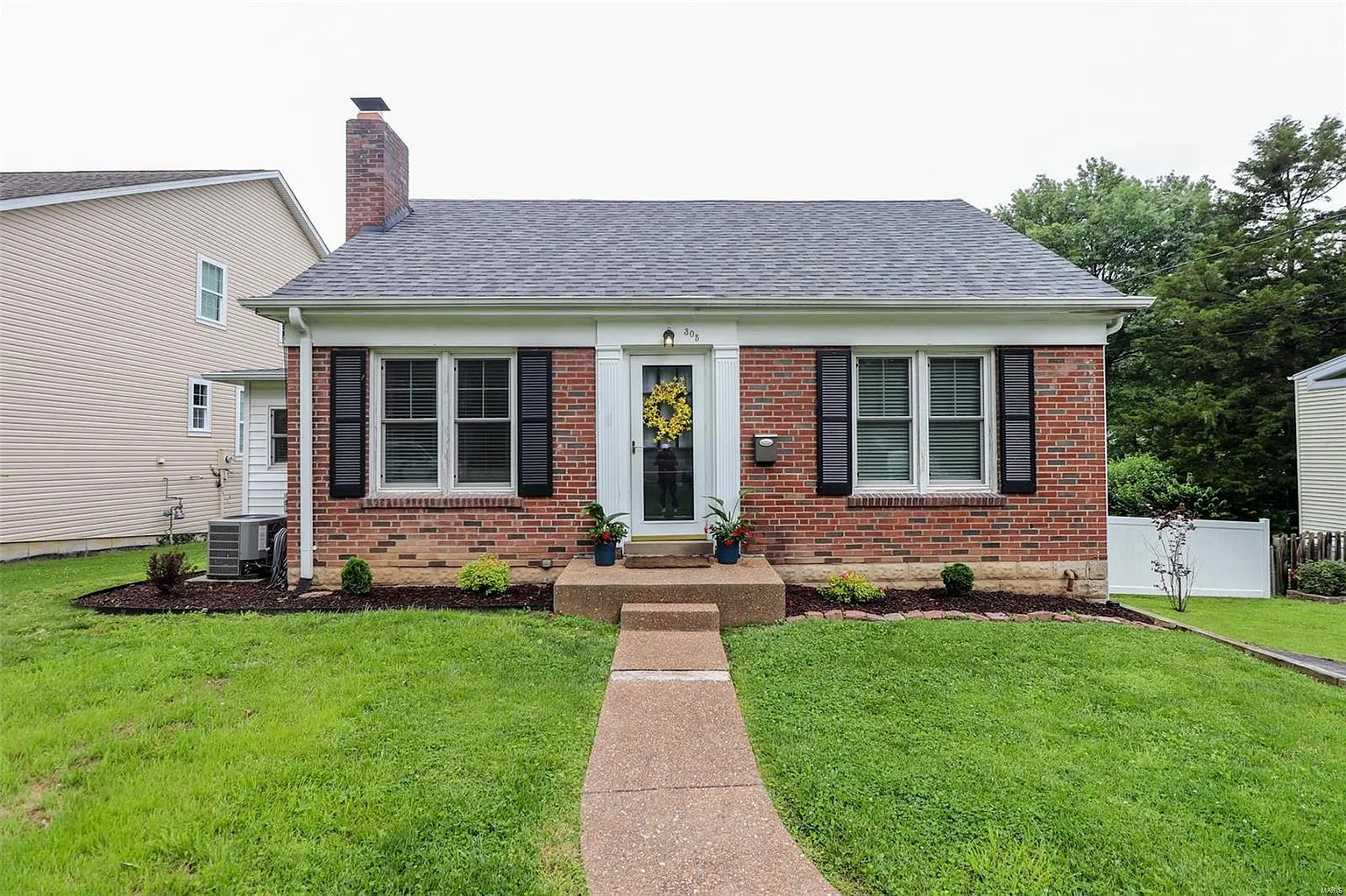 305 Frieda Ave photo 1