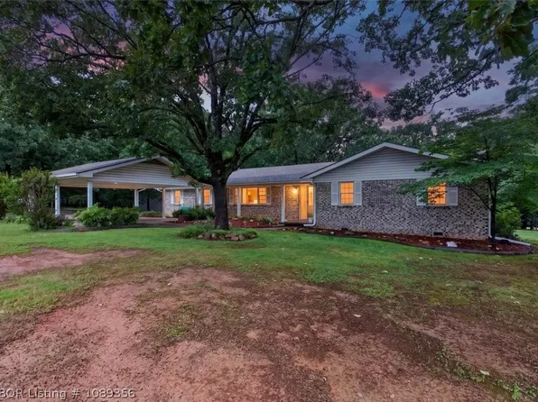 34127 Ridge Rd, Poteau, OK 74953