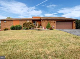 7471 Smith Rd, Chambersburg, PA 17202