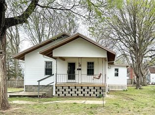 117 S West St, Nevada, MO 64772