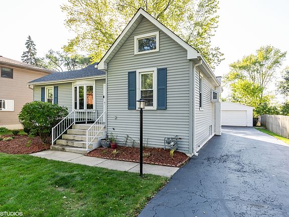 2nd image of 309 Meadow Ln