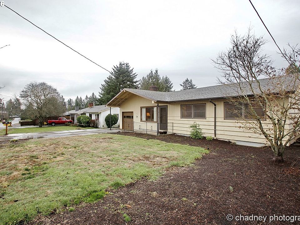 2nd image of 235 NE 133rd Ave