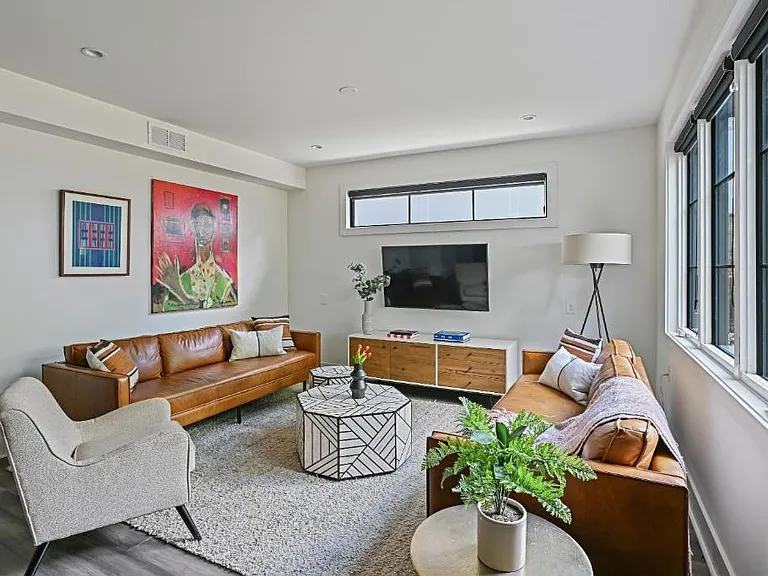 634 Bonaventure Ave NE #3 — Photo 40