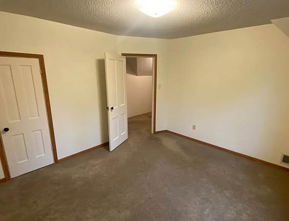 4th image of 415 N Lewis St Unit 2