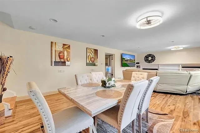 4753 Quarton Rd — Photo 24