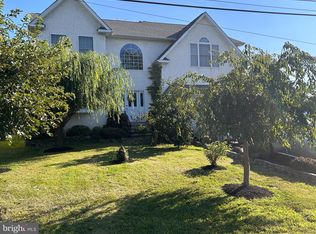 725 Stratford Dr #B, Philadelphia, PA 19115