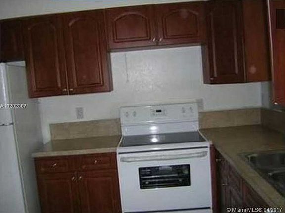 4th image of 195 NW Eller St #195