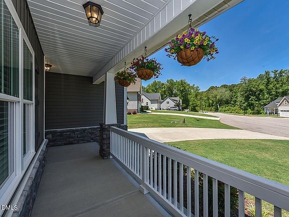 3rd image of 300 Newman Ln