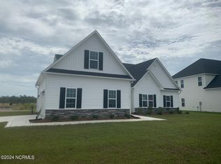 354 Black Hawk Dr, Jacksonville, NC 28546