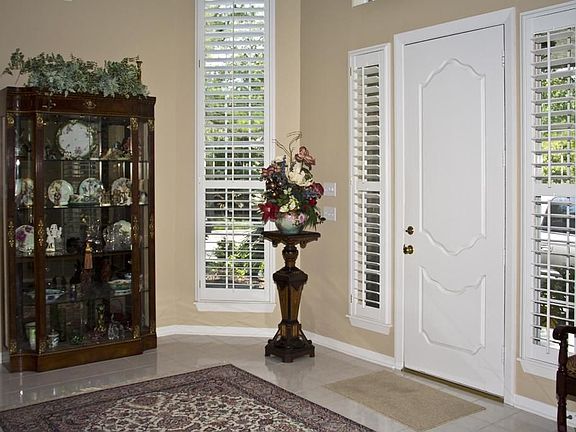2nd image of 205 W Shadowpoint Cir