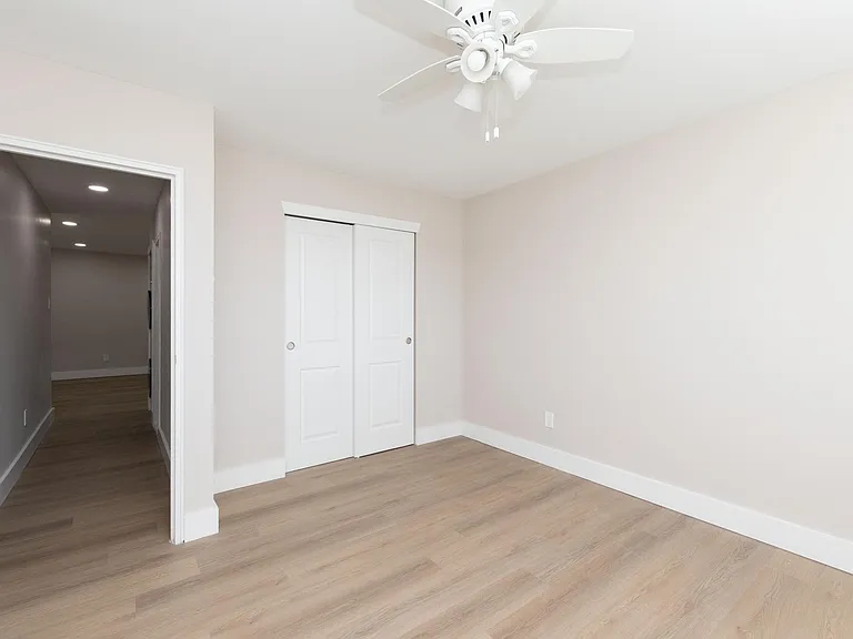 Laura Lane Apartments — Photo 39