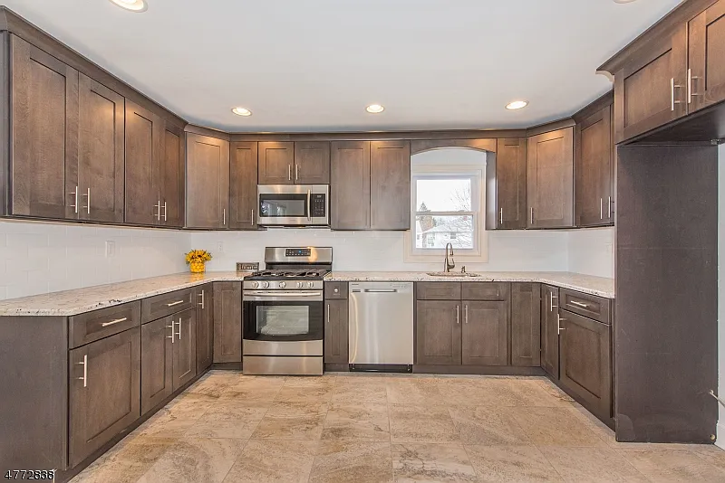 3 bed, 1.5 bath, $3,150 — Photo 1