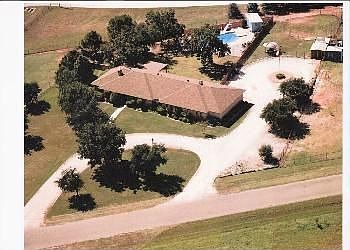 1st image of 109 Country Pl S