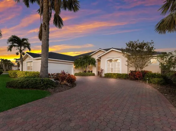 9441 Cedar Ridge Ln, Sarasota, FL 34238
