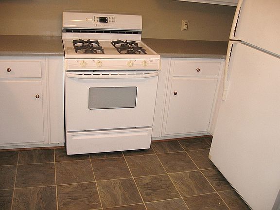 All Kitchen Appliances Remain