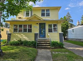 8403 Harding Ave, Center Line, MI 48015