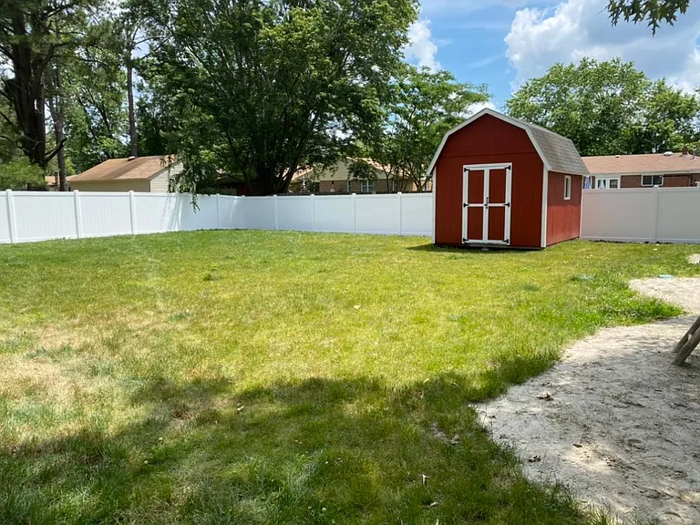 1013 Vanderploeg Dr — Photo 14