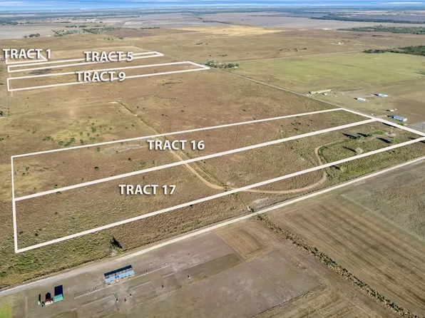 9 Hiller Rd, Inez, TX 77968