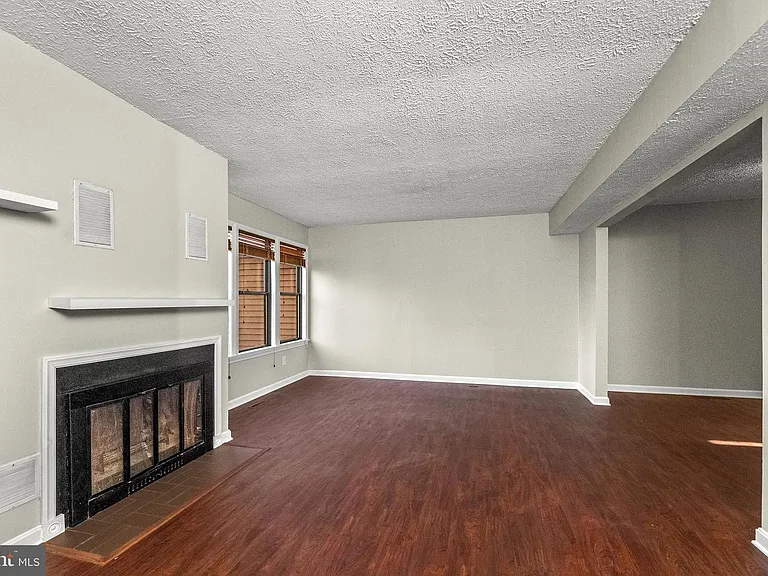23348 Red Oak Ct — Photo 7