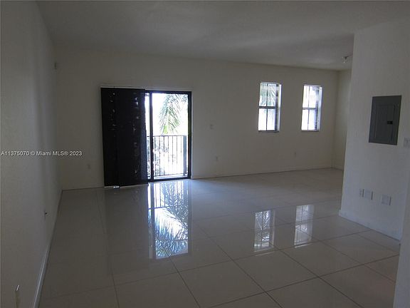 5th image of 10630 NW 88th St APT 207