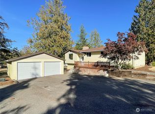 323 E Arnette Rd, Port Angeles, WA 98362