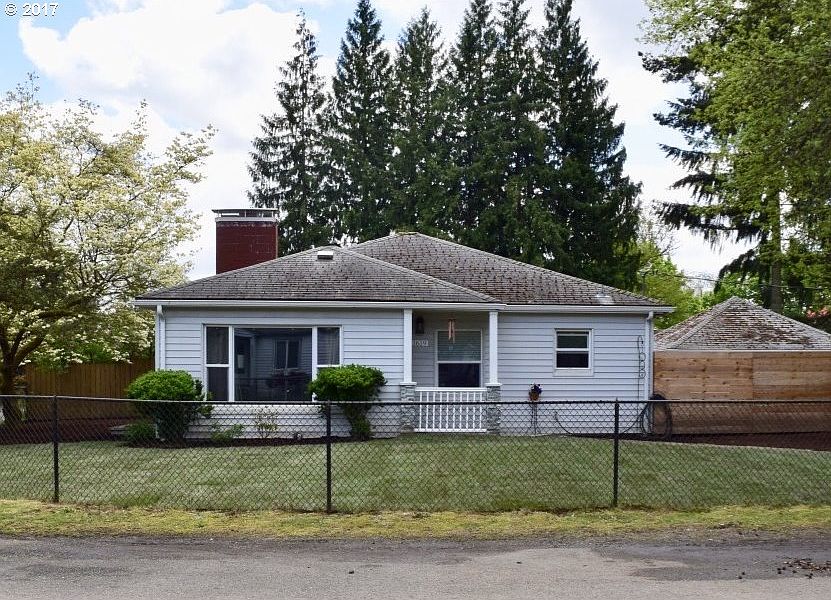 1st image of 1619 NE Edge Park Dr