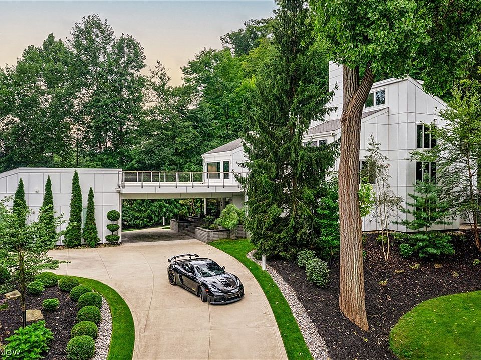 1st image of 3660 Chagrin River Rd